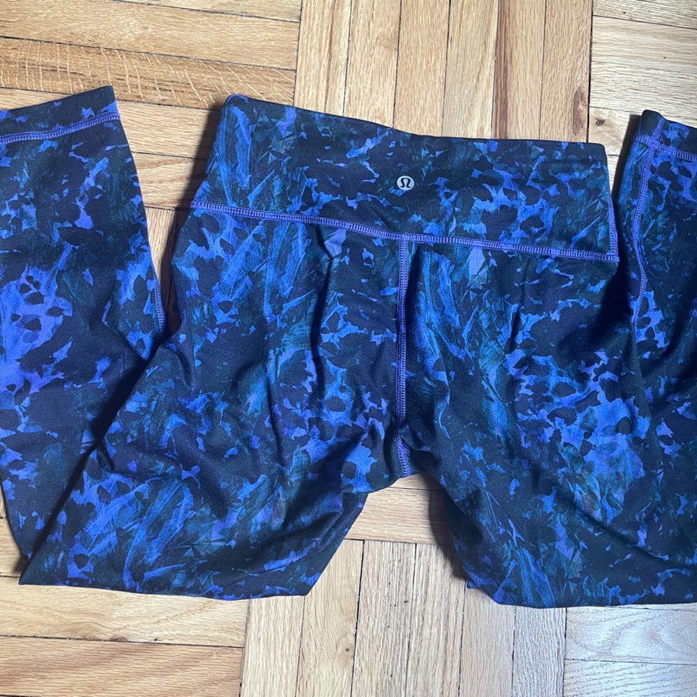 Lululemon leggings size 4